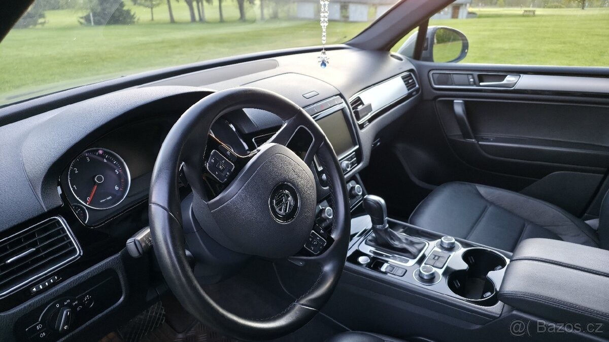 volkswagen-touareg-3-0-tdi-193kw-top-stav - 9