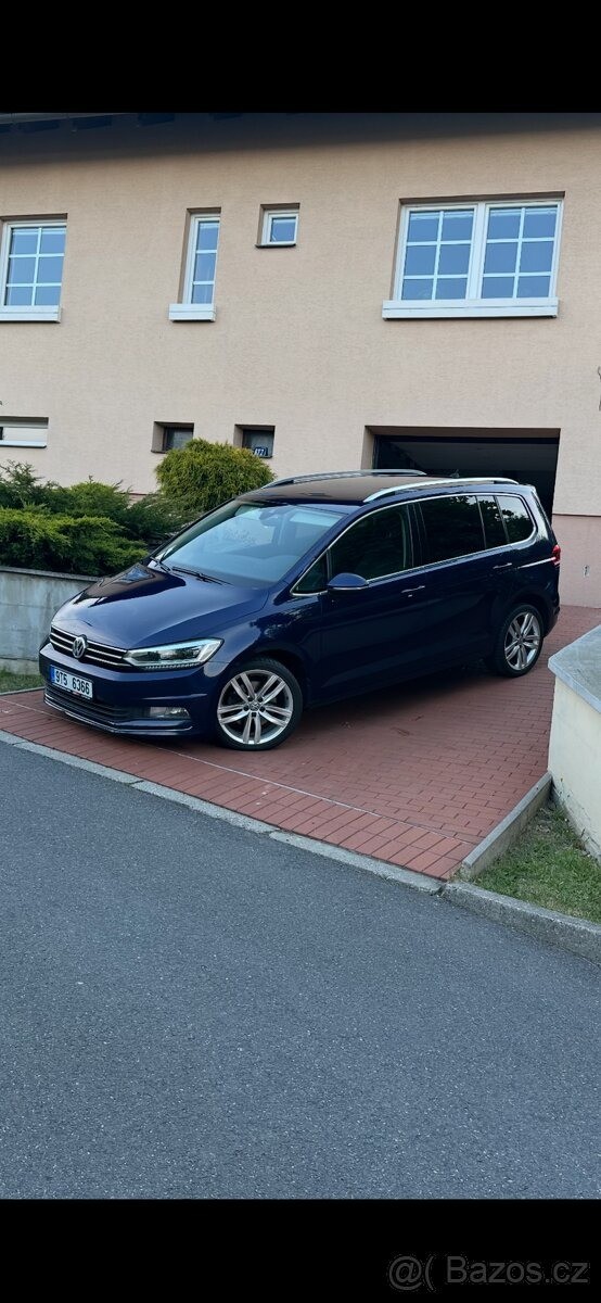 volkswagen-touran-2-0-tdi-110kw-dsg-highline - 3