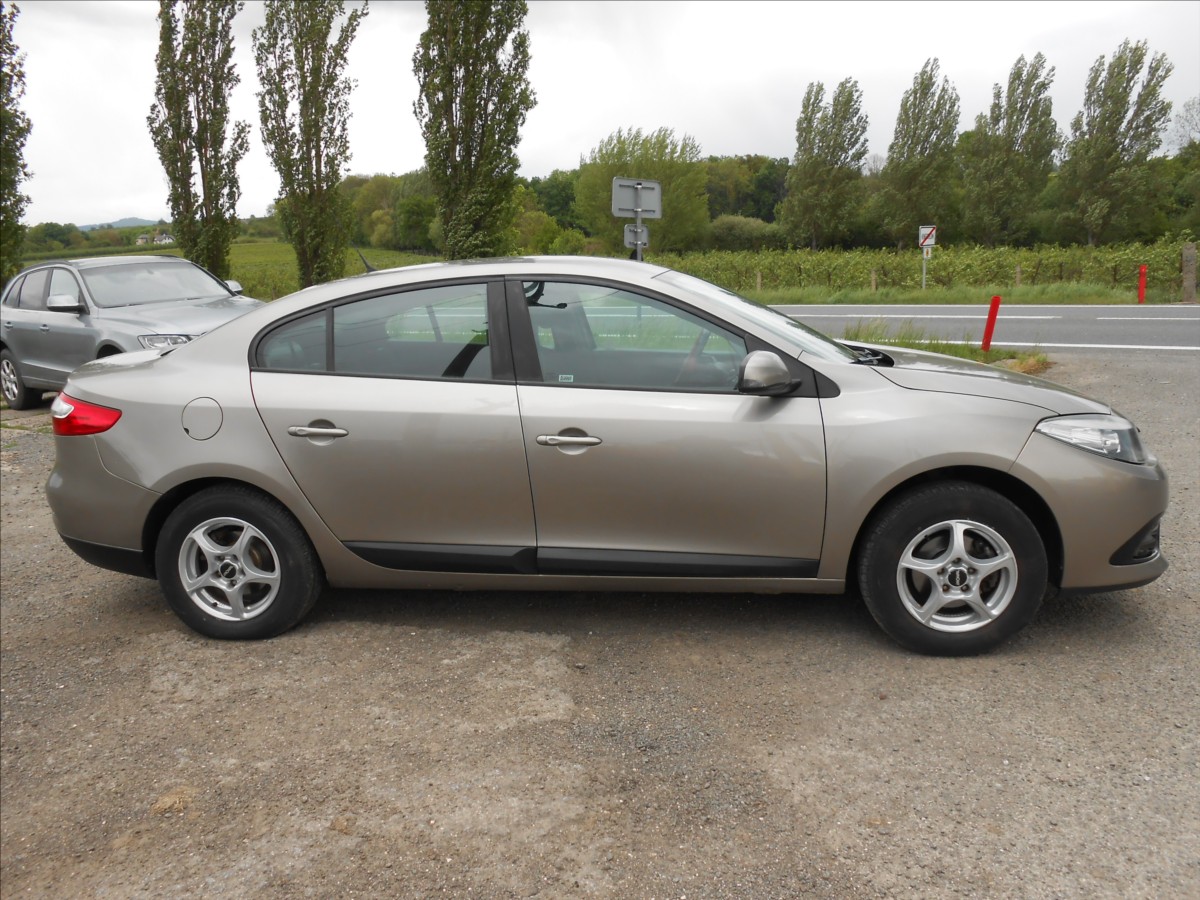 renault-fluence-1-6-82-kw-cz-klima-1-majitel - 5