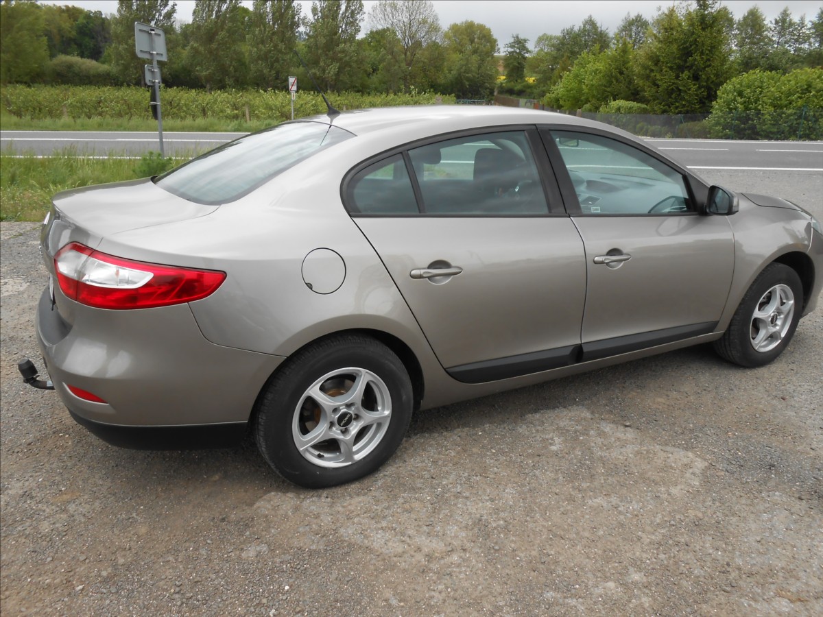 renault-fluence-1-6-82-kw-cz-klima-1-majitel - 6