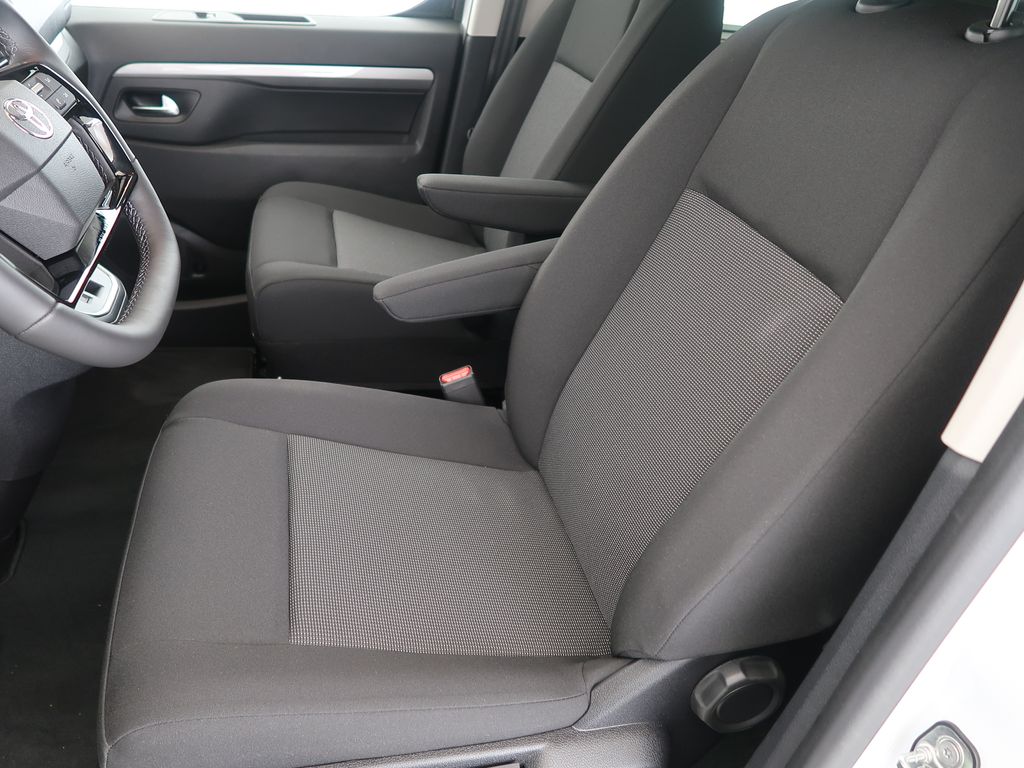 toyota-proace-verso-2-2-d-4d-business-comfort - 8