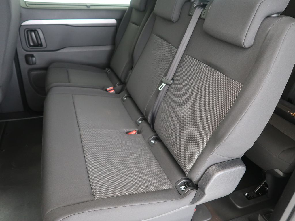 toyota-proace-verso-2-2-d-4d-business-comfort - 9