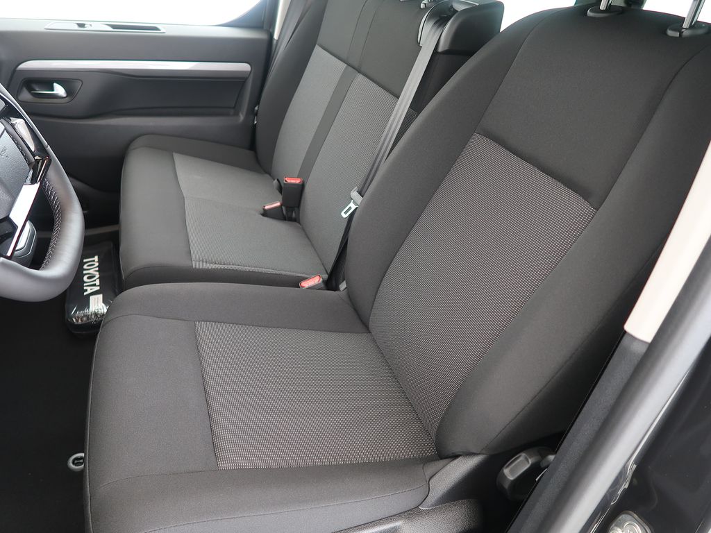 toyota-proace-verso-2-2-d-4d-business-comfort - 8