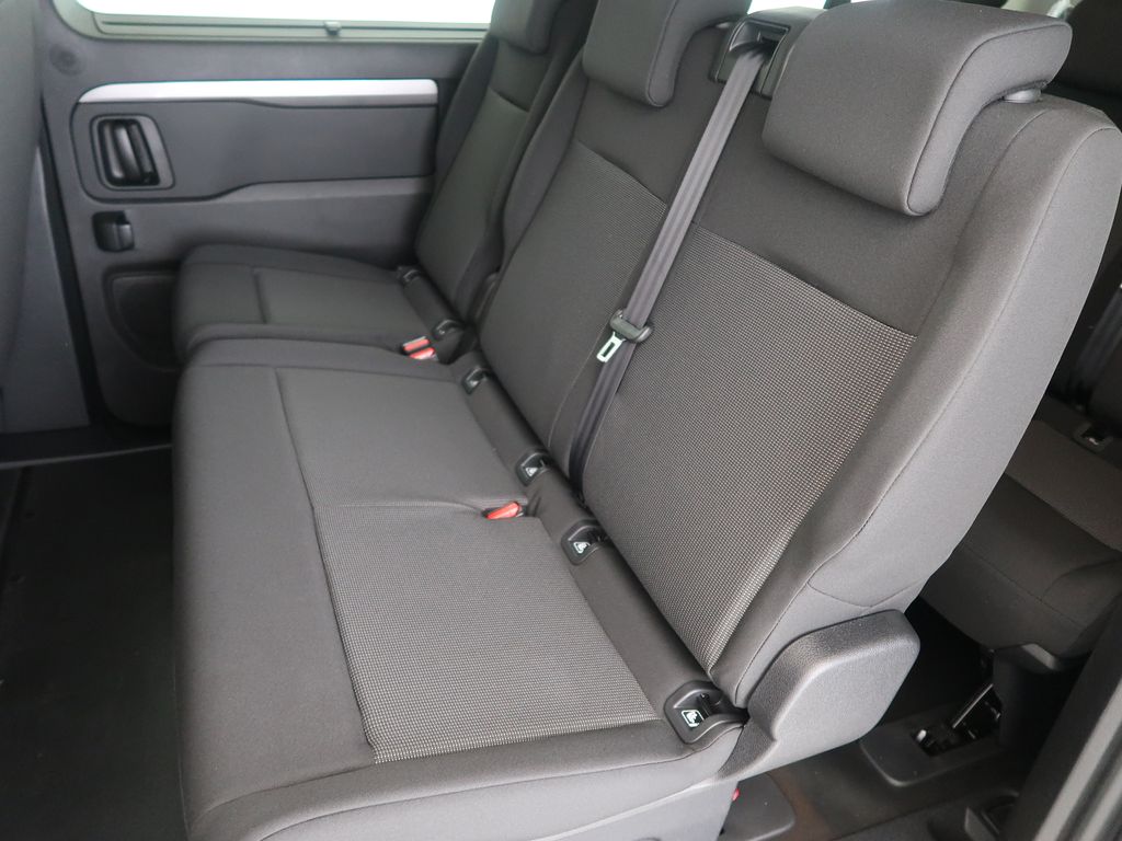 toyota-proace-verso-2-2-d-4d-business-comfort - 9