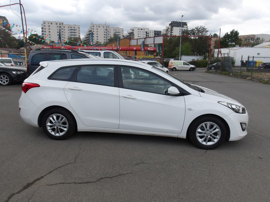 hyundai-i30-1-6i-cr - 6
