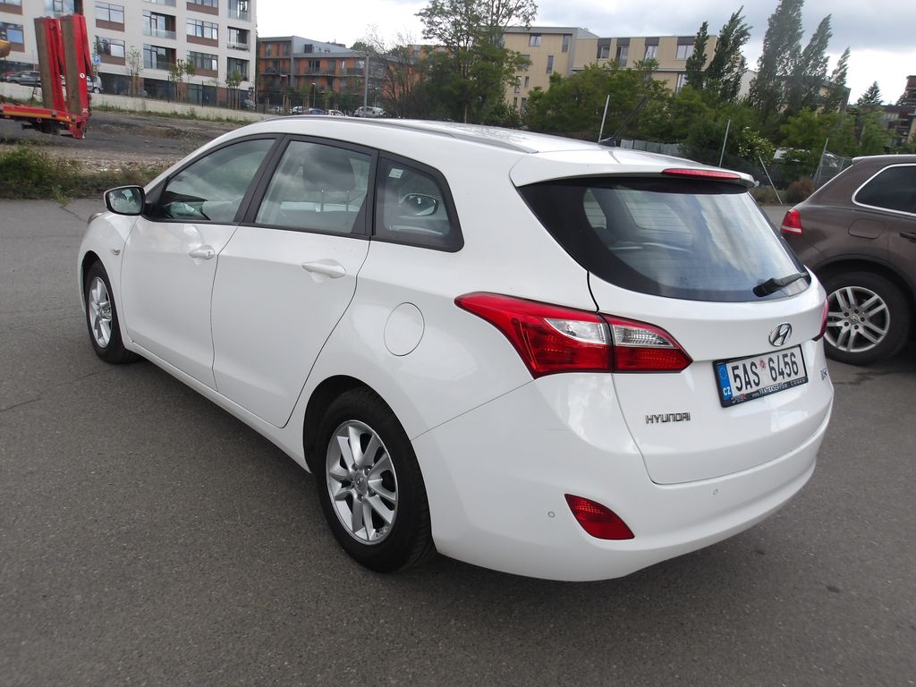 hyundai-i30-1-6i-cr - 9