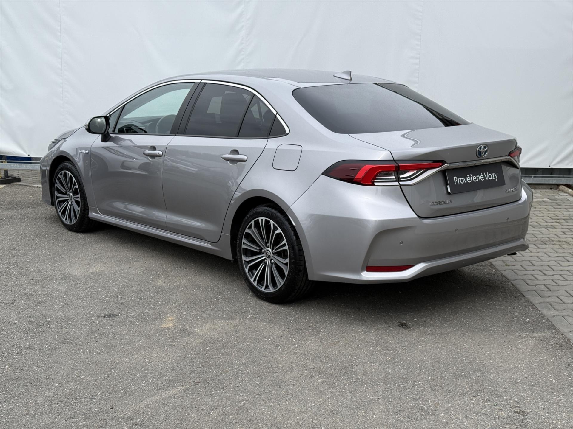 toyota-corolla-1-8-comfort-style-tech - 3