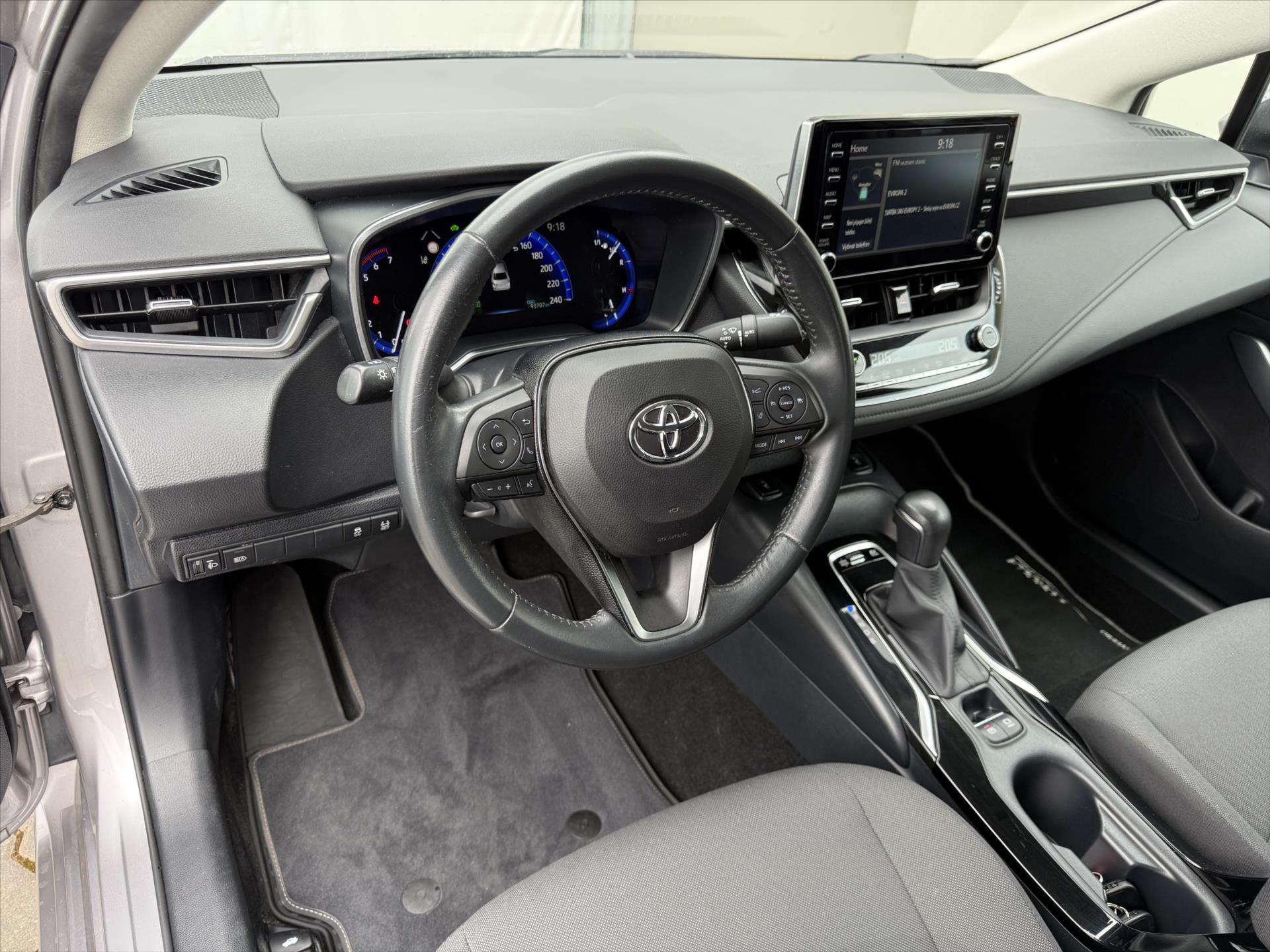 toyota-corolla-1-8-comfort-style-tech - 6