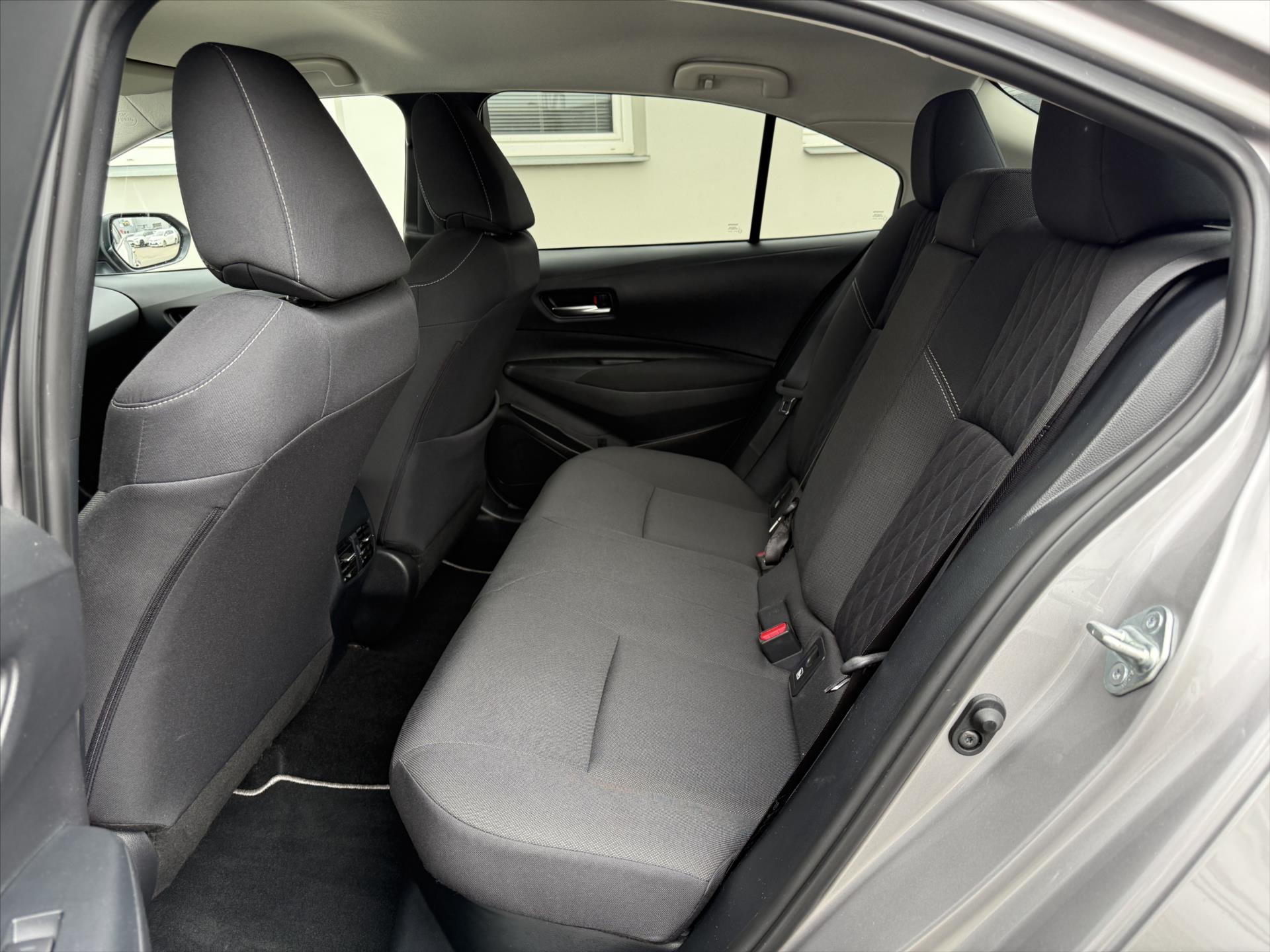 toyota-corolla-1-8-comfort-style-tech - 9