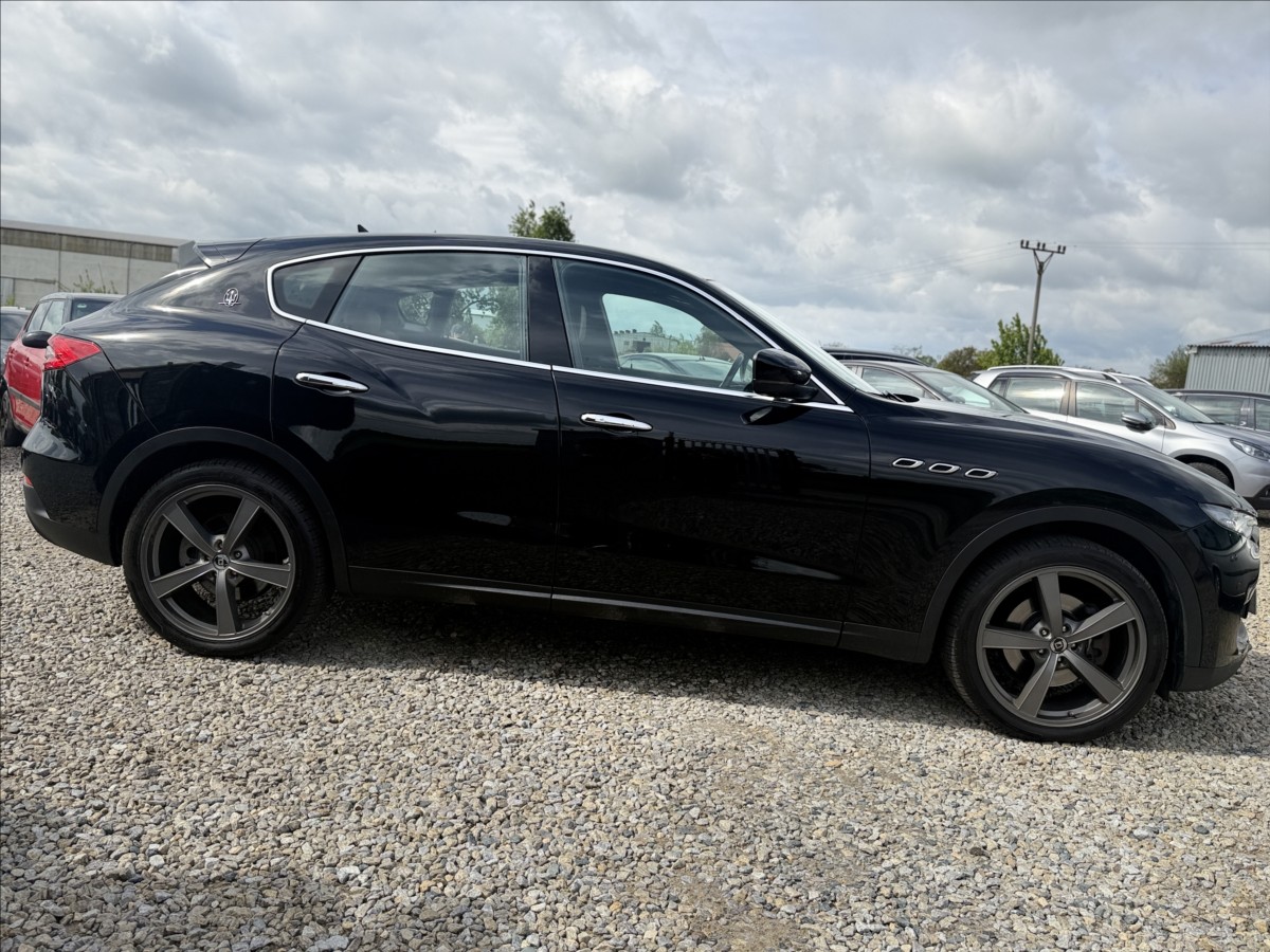 maserati-levante-3-0-q4-a-t-202kw - 3