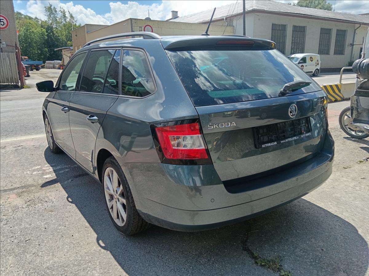 skoda-fabia-1-2-tsi-dsg-joy - 9