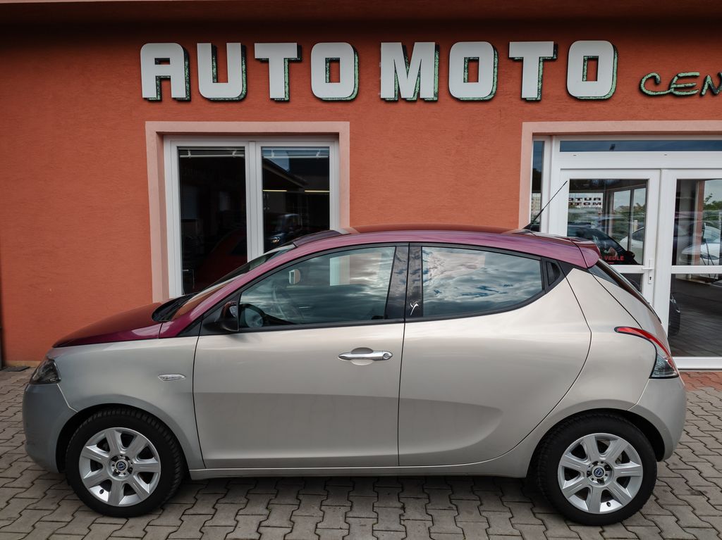 lancia-y-ypsilon-63kw-0-9-twinair - 1