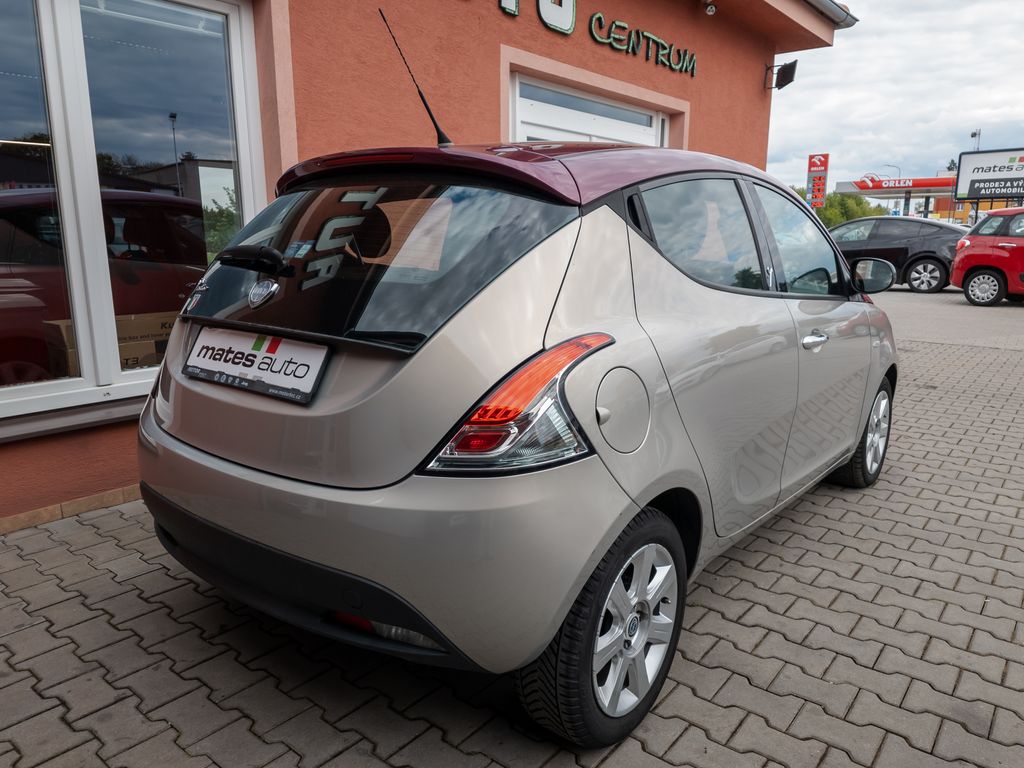 lancia-y-ypsilon-63kw-0-9-twinair - 5