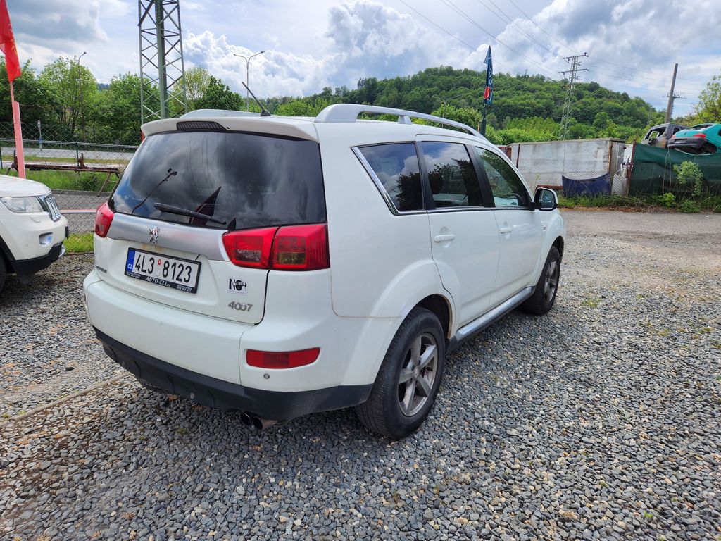 peugeot-4007-2-2-hdi-4x4-automat - 8