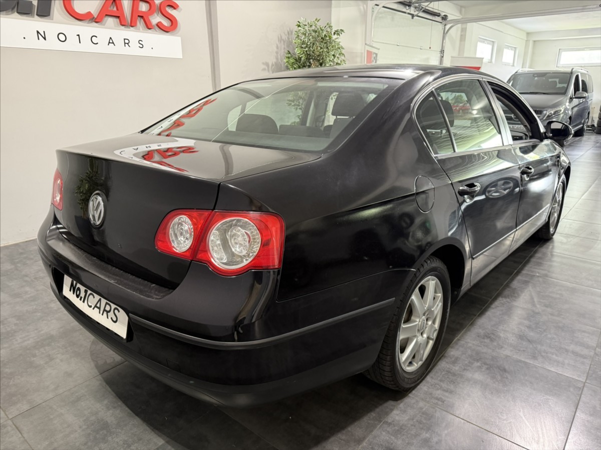 volkswagen-passat-1-6-i-klima-vyhrev-po-stk - 4
