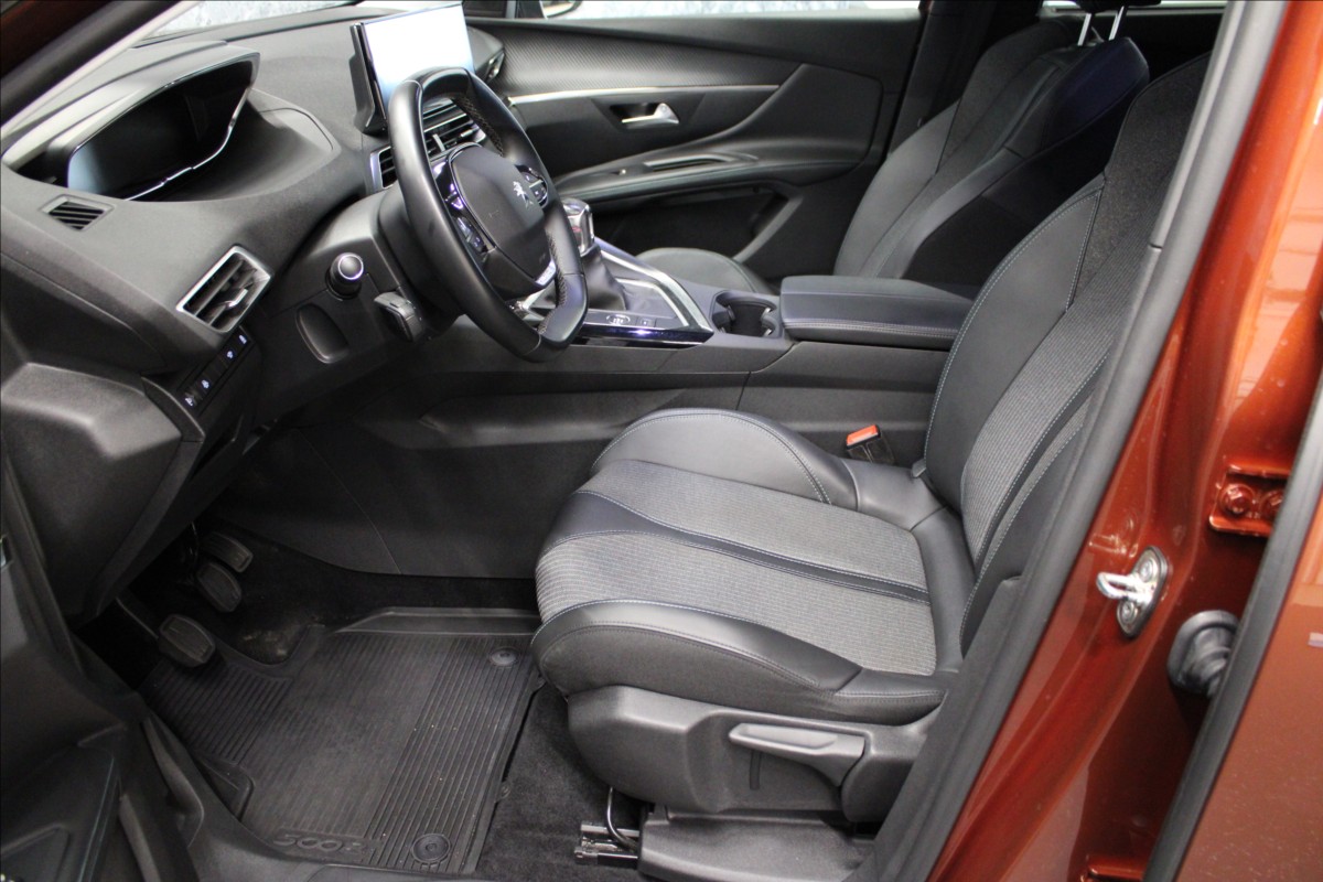 peugeot-5008-1-5-hdi-1-majitel-cz-7-mist - 7