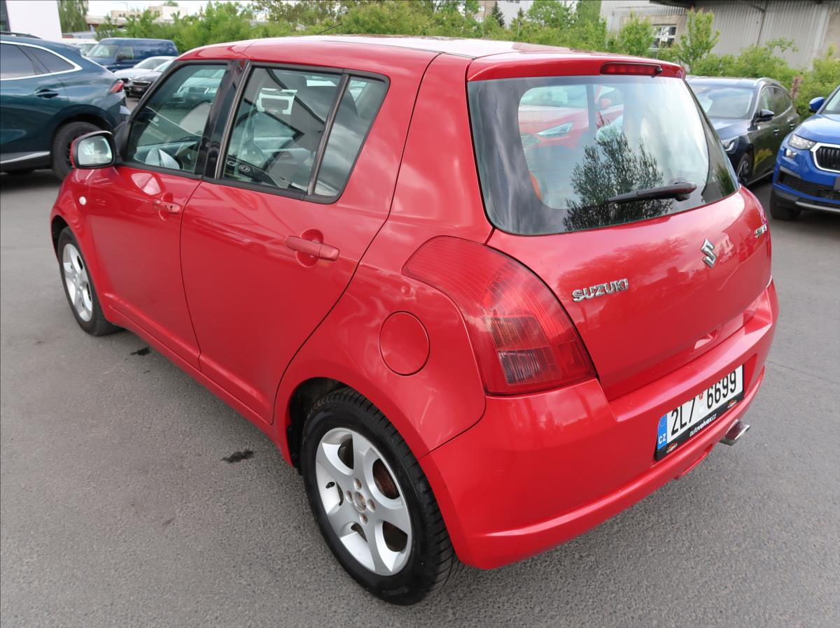 suzuki-swift-1-3-i-67kw-novecr-automat - 3