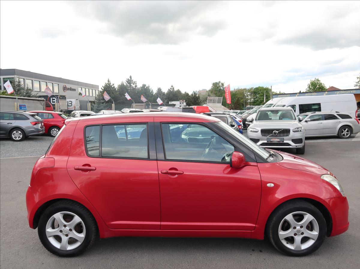 suzuki-swift-1-3-i-67kw-novecr-automat - 4
