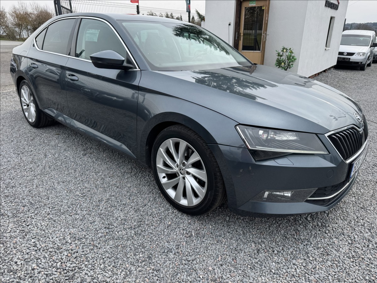 skoda-superb-1-6-tdi-88-w-led-navi - 9