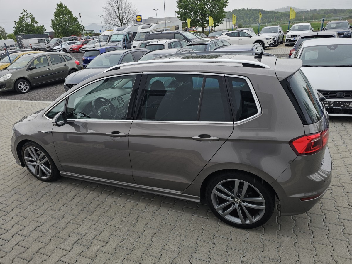 volkswagen-golf-sportsvan-1-4tsi-110kw-r-line-navi - 8