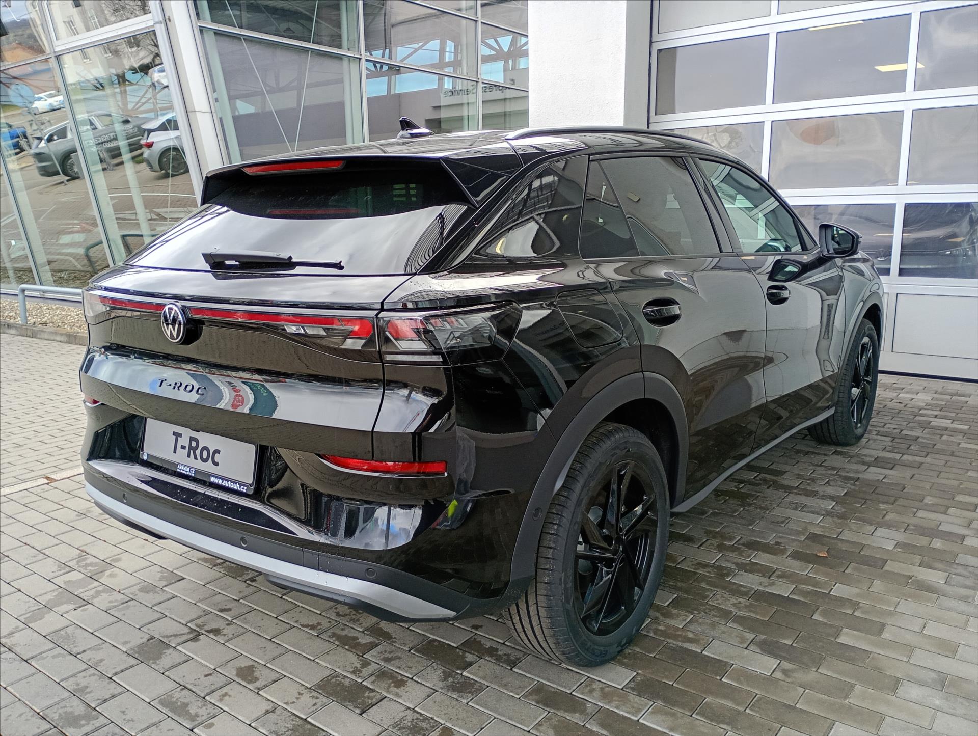volkswagen-t-roc-1-5-etsi-110-kw-7dsg-style - 4