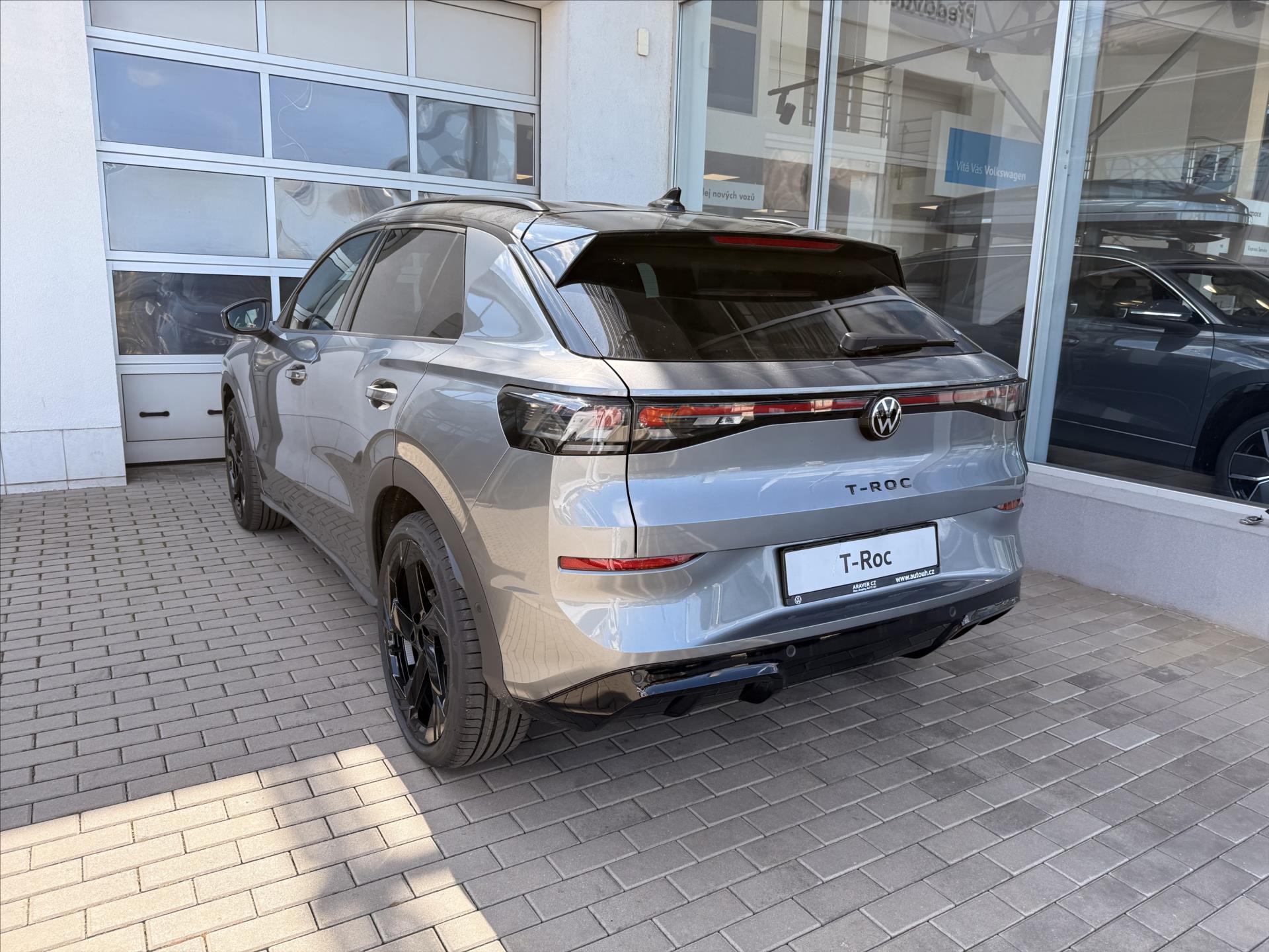 volkswagen-t-roc-1-5-etsi-110-kw-7dsg-r-line - 9