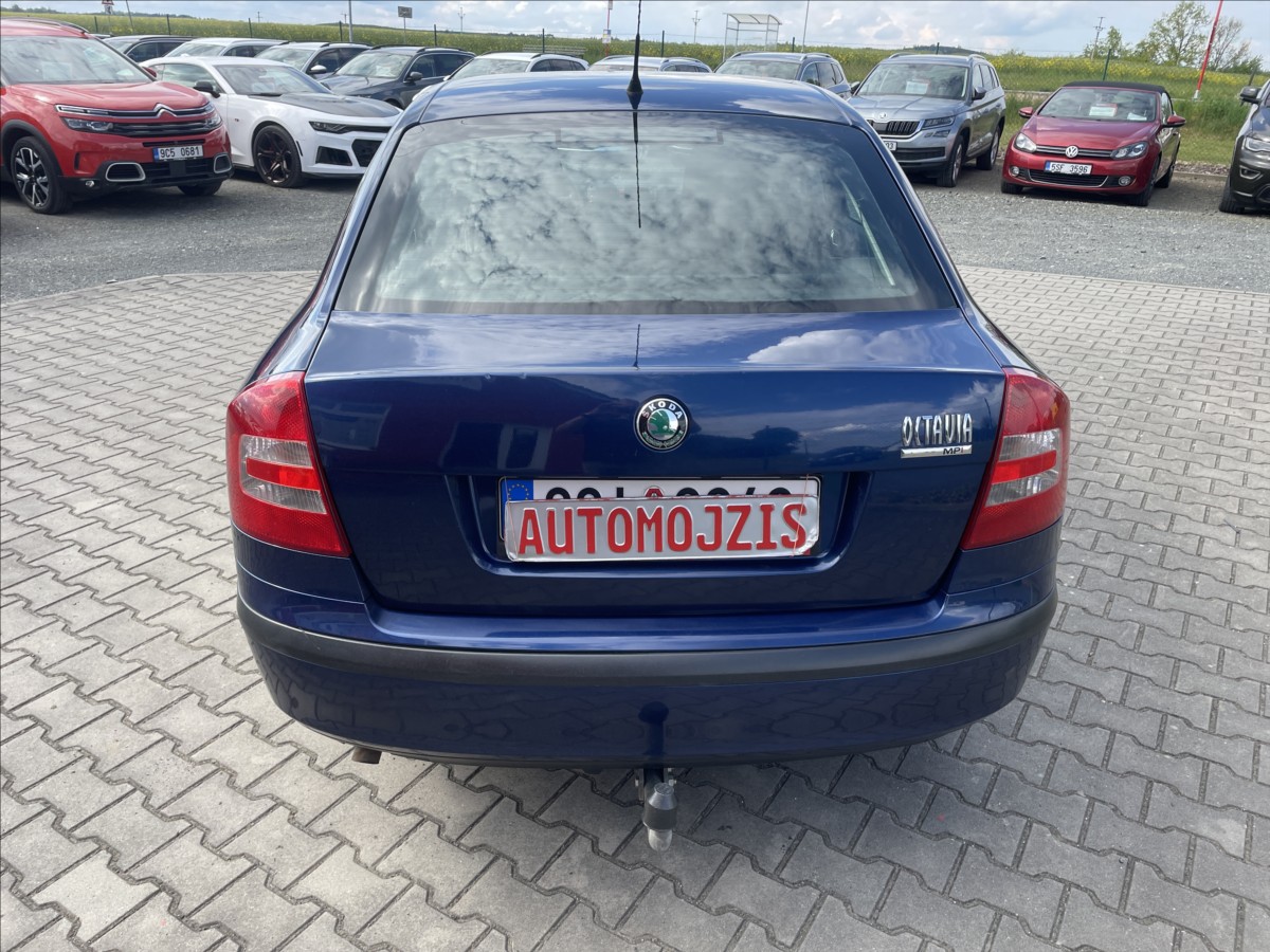 skoda-octavia-1-6-mpi-cr-2-majitel-od-r-2012-ii - 8