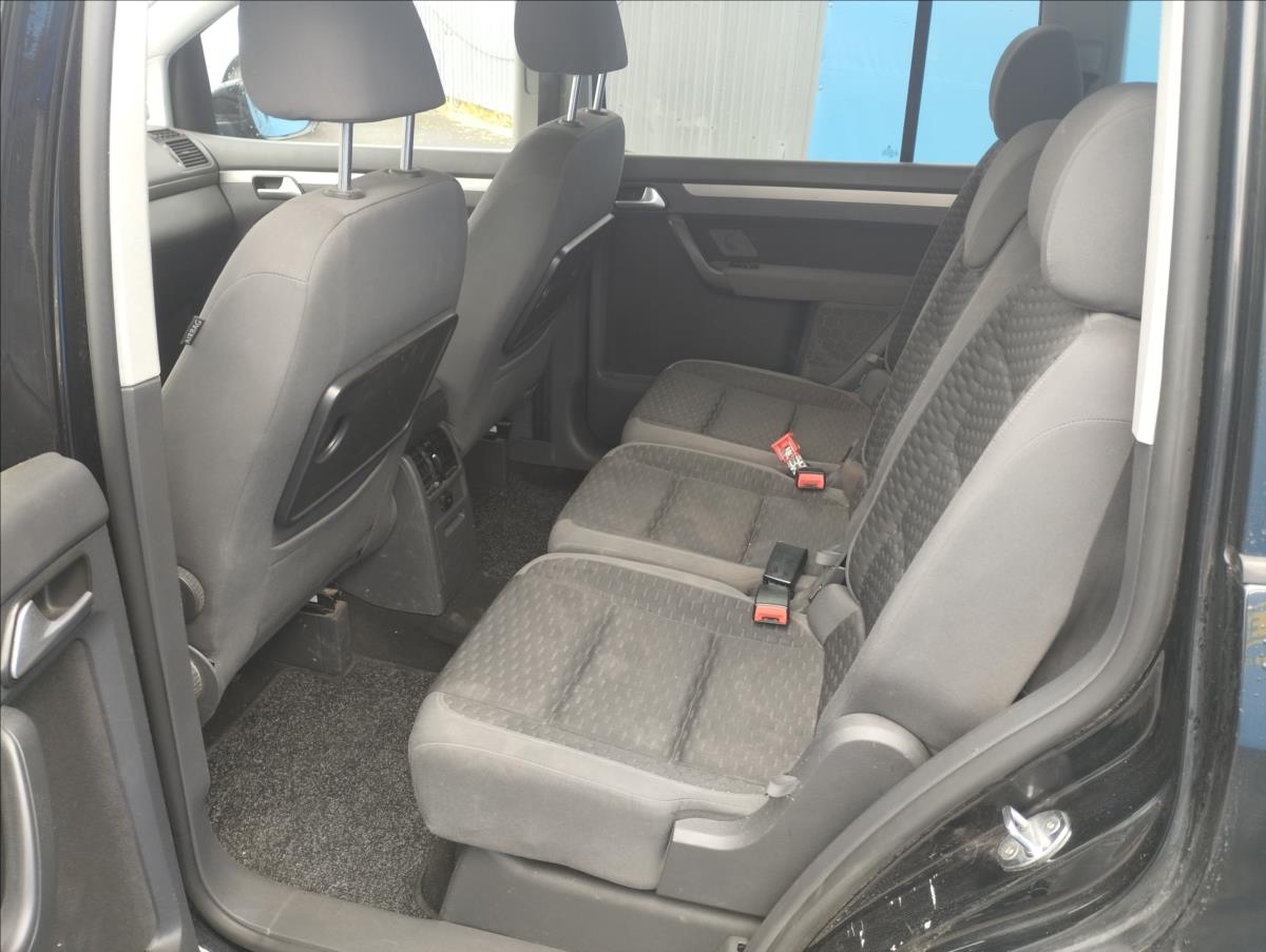 volkswagen-touran-1-4-tsi-103kw - 9
