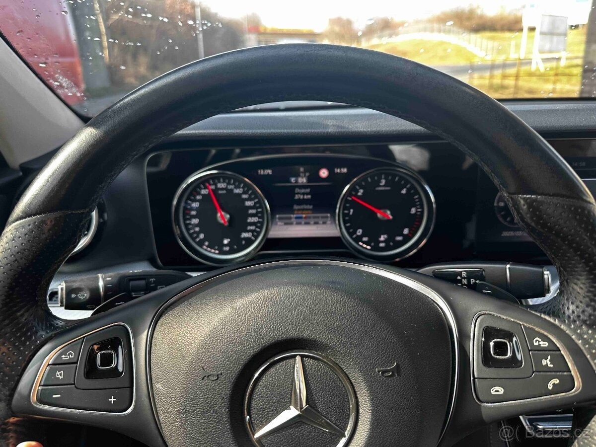 mercedes-benz-tridy-e-2-0-220-d-4matic-allterrain - 9