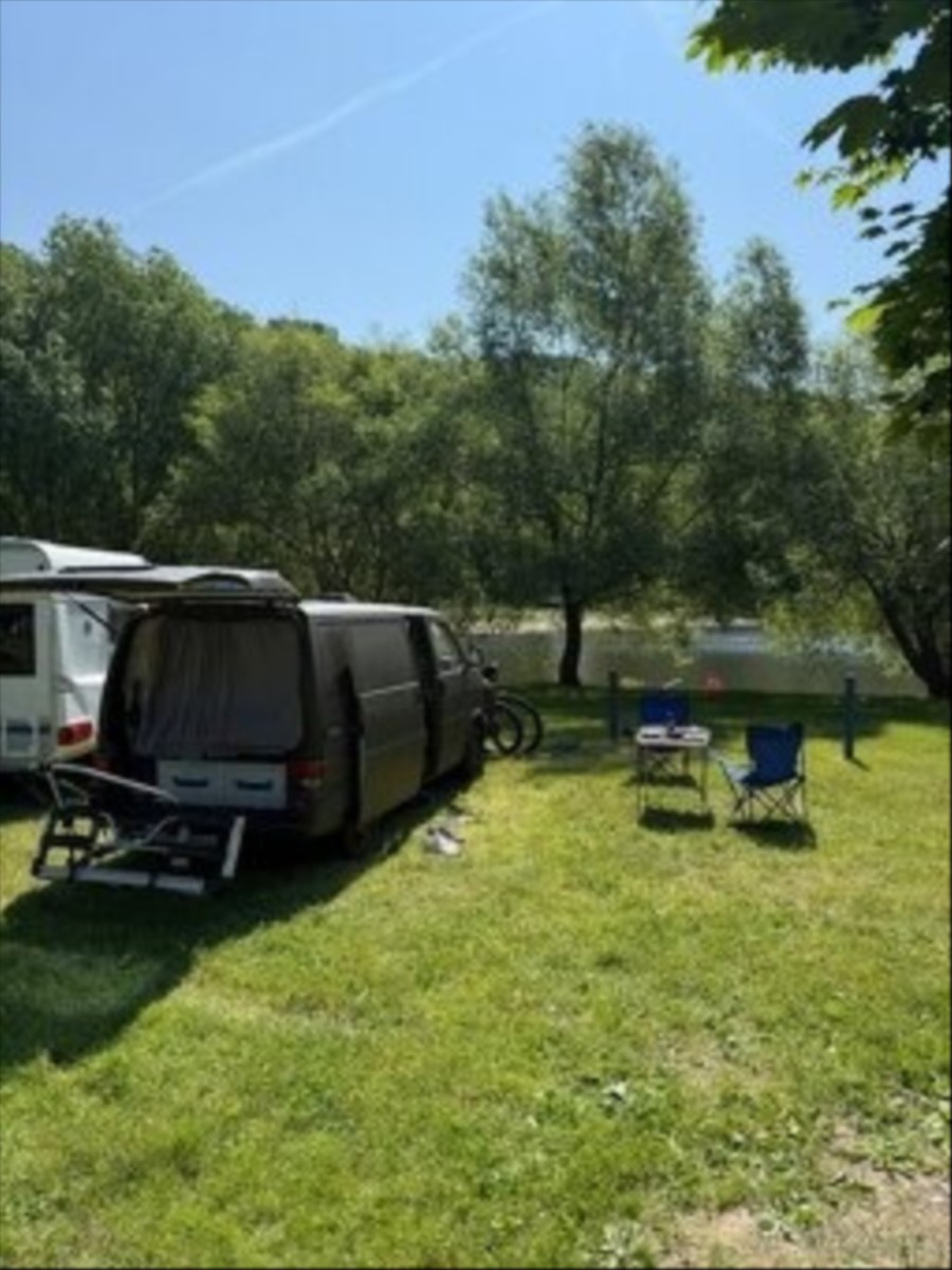 Volkswagen Transporter 1,9   T4 s obytnou vestavbou - odpoč