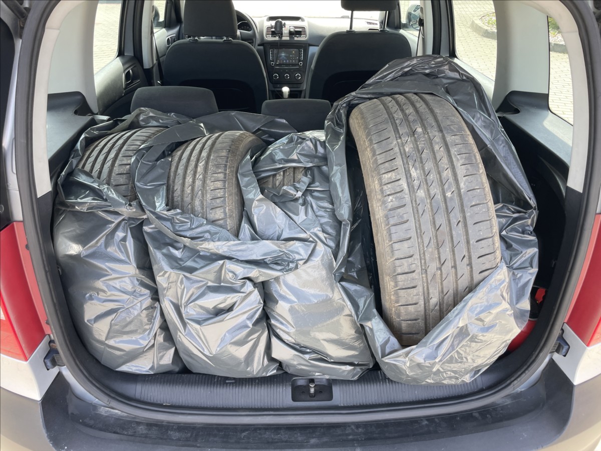 skoda-yeti-1-2-tsi-77-kw-active-tazne-bez-koroze - 9