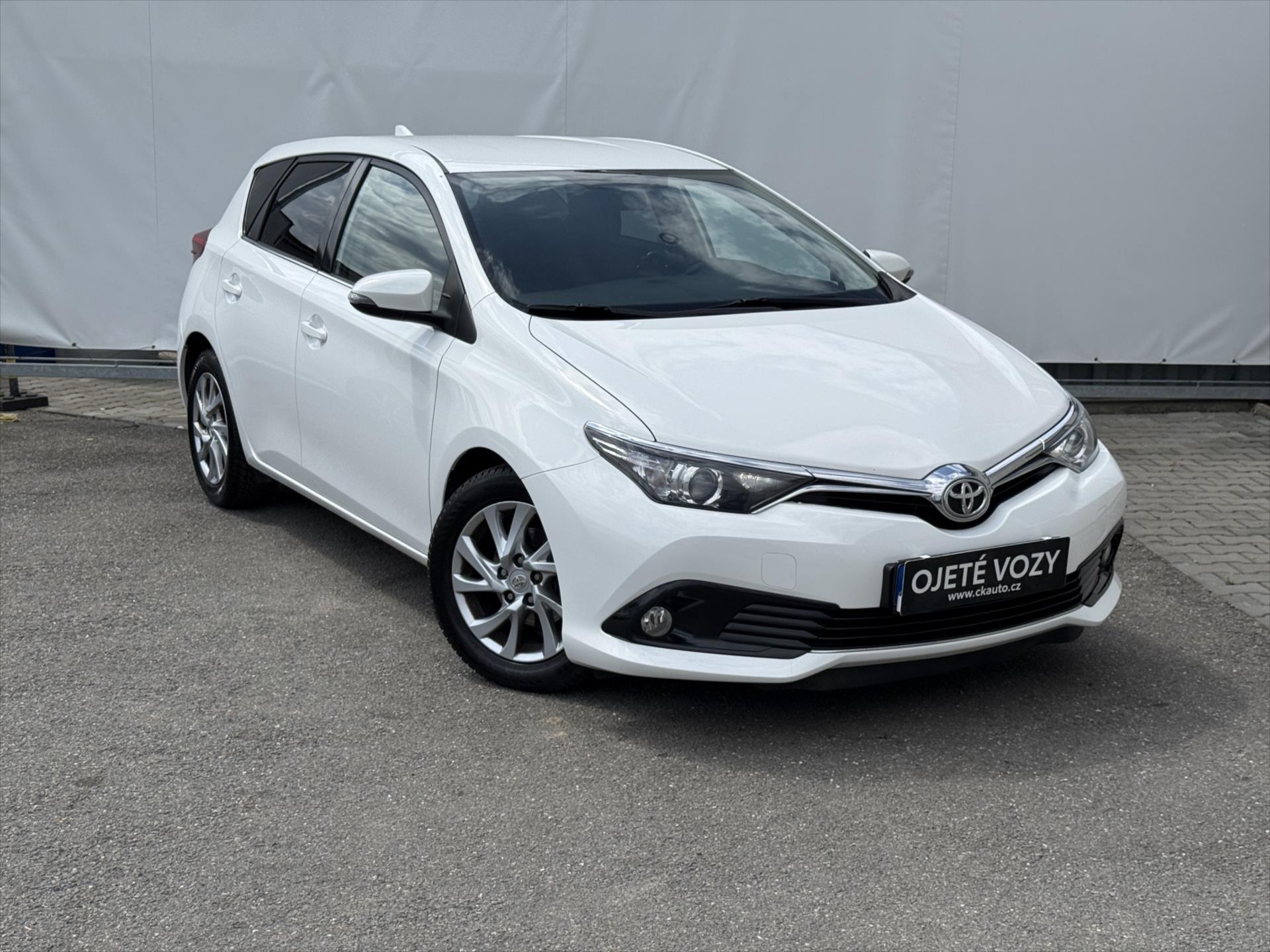 toyota-auris-1-4-active-trend - 2