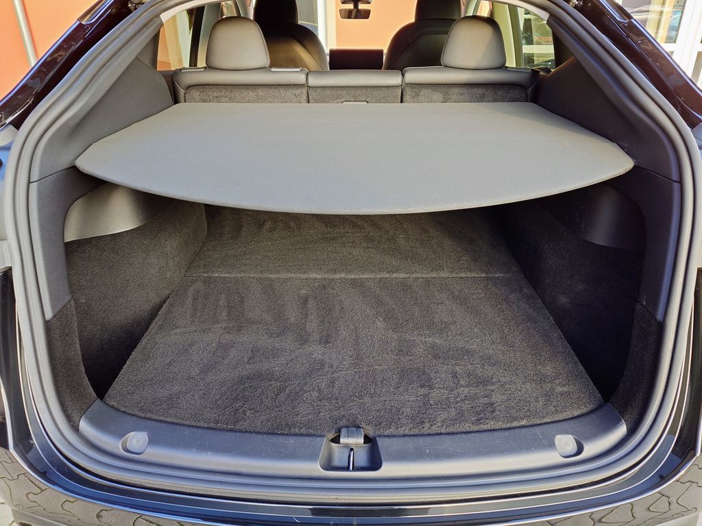 tesla-model-y-long-range-dual-motor-378kw-so - 9