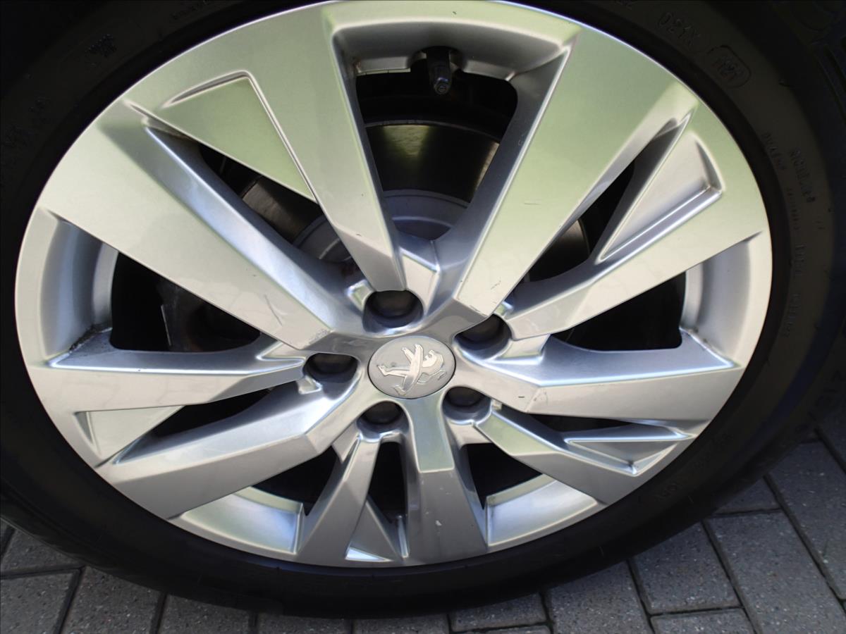 peugeot-3008-1-2-cz-1-majitel-serv-kn - 7