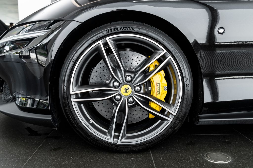 ferrari-roma-adas-daytona-carbon-pass-displ - 9