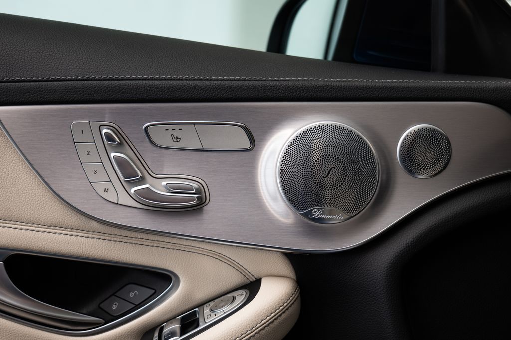 mercedes-benz-tridy-c-43-amg-burmester-360-led-pano-karbon - 8