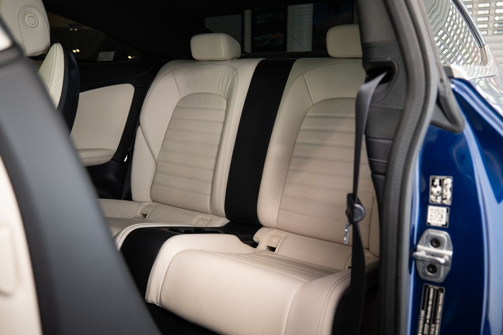 mercedes-benz-tridy-c-43-amg-burmester-360-led-pano-karbon - 9