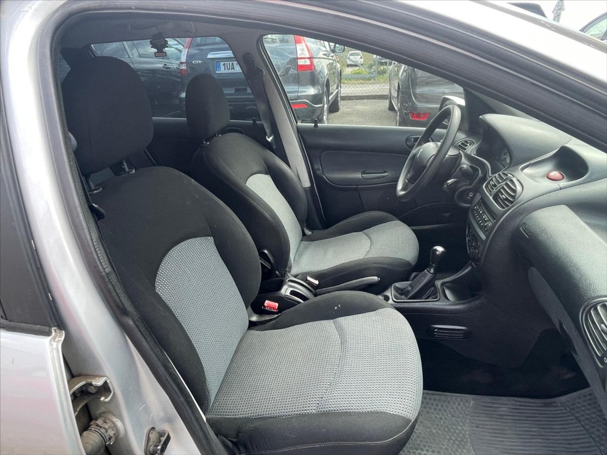 peugeot-206-1-4-i - 9