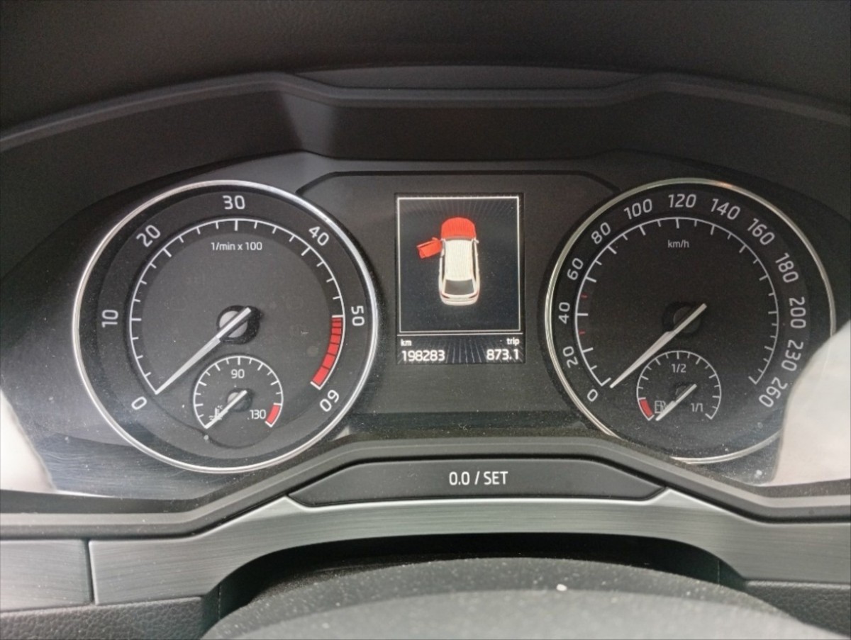 skoda-superb-2-0-3t-m1-ac - 9