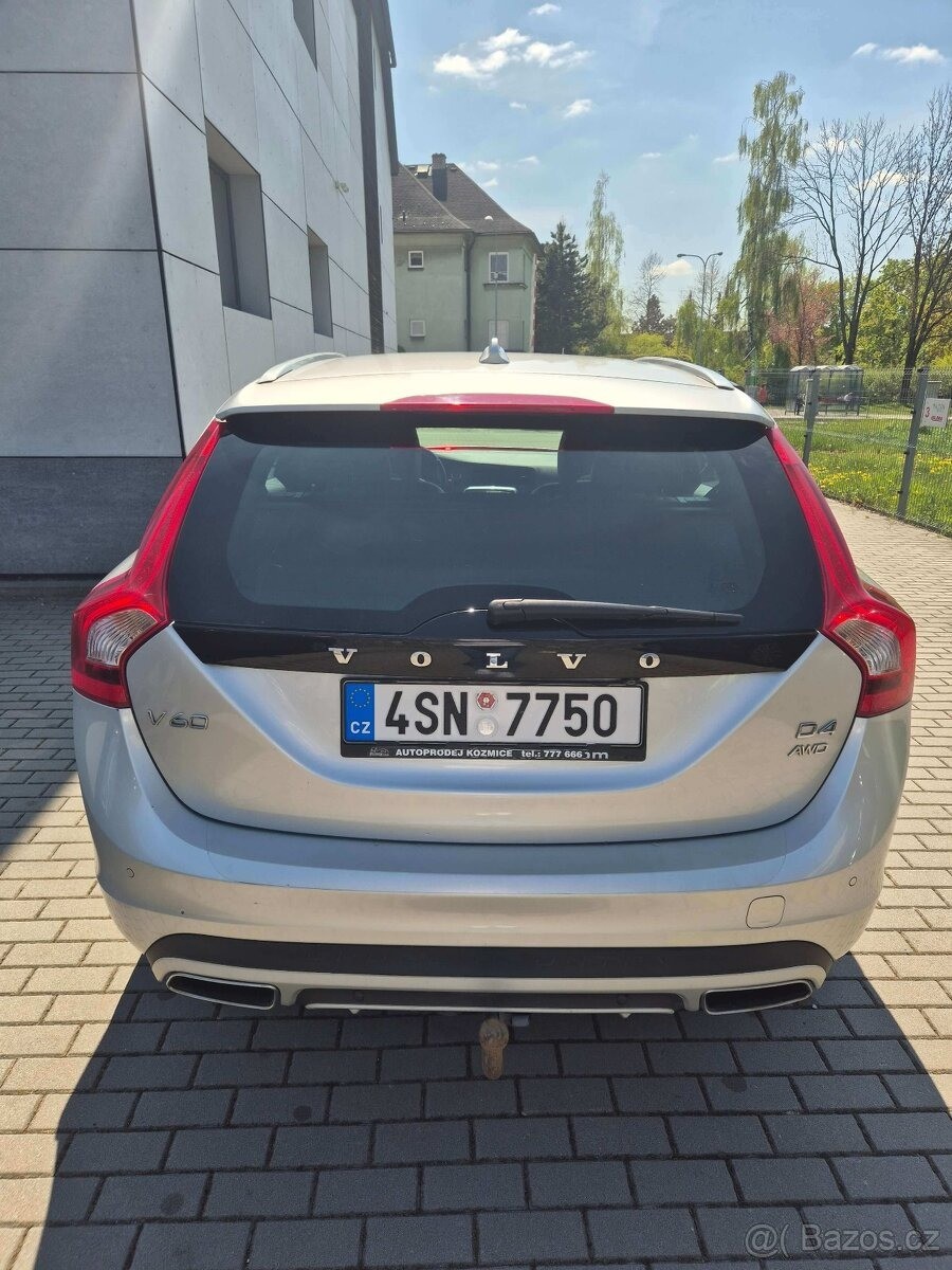 volvo-v60-2-4-cross-country-d - 3