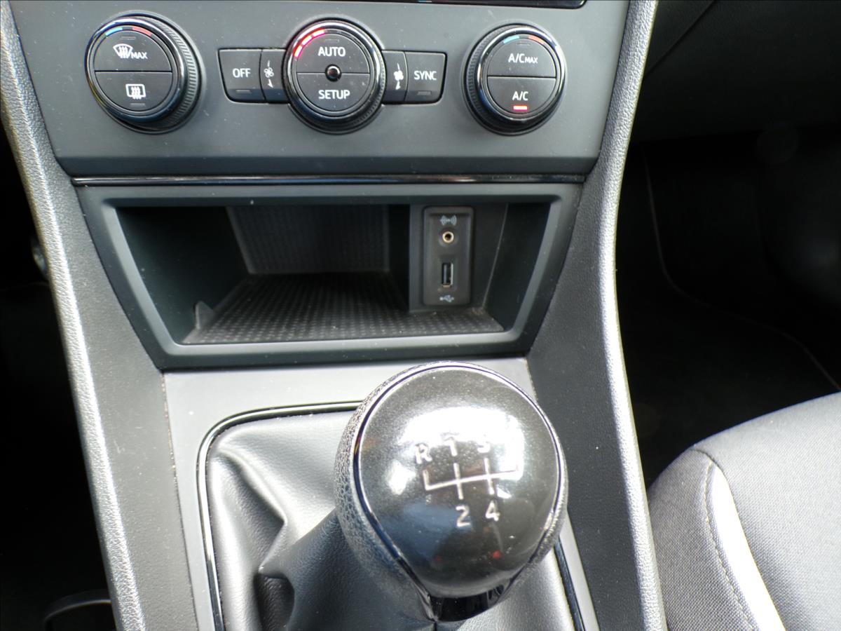 seat-leon-1-2-tsi-digi-klima - 9