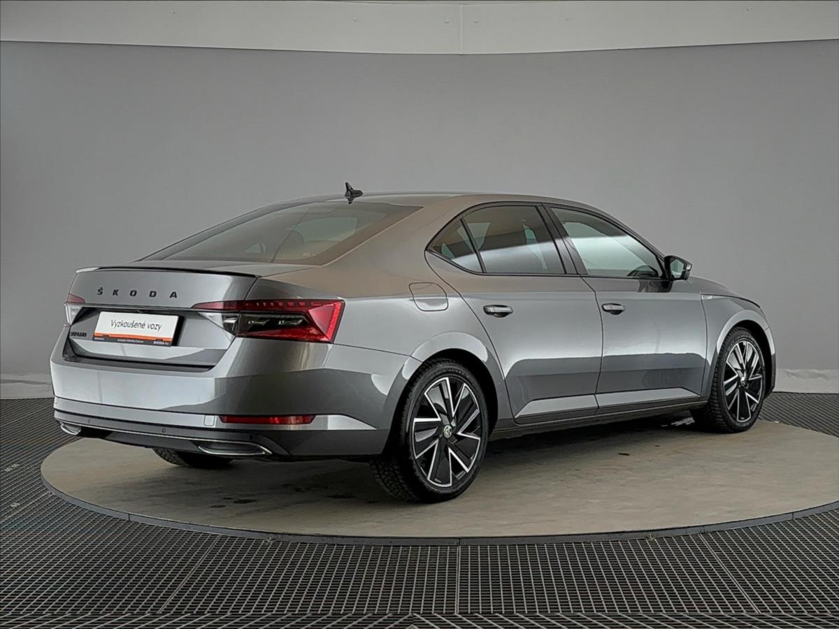 skoda-superb-2-0-tdi-sportline-7dsg - 1