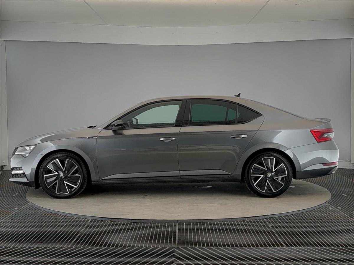 skoda-superb-2-0-tdi-sportline-7dsg - 2