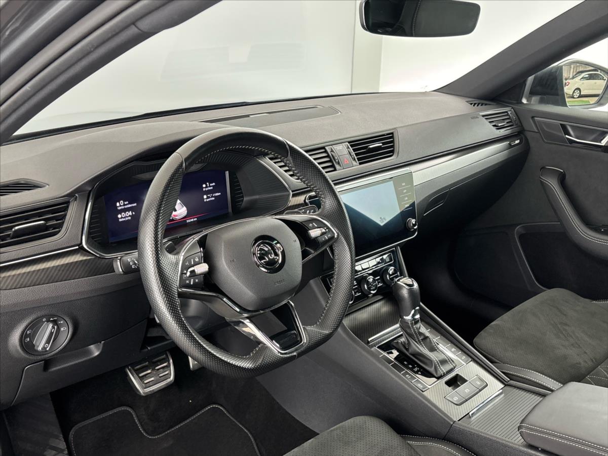 skoda-superb-2-0-tdi-sportline-7dsg - 6