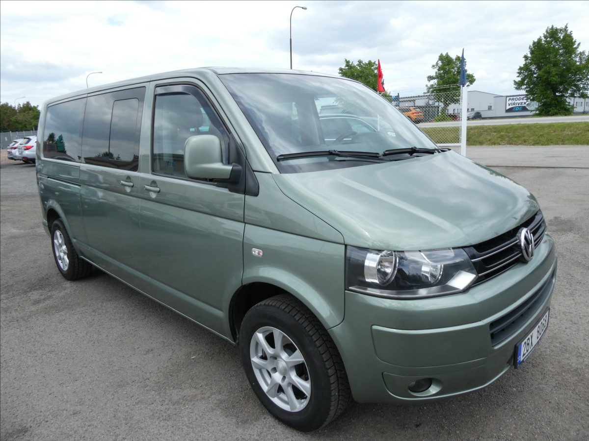 Volkswagen Caravelle 2,5 TDi 96kW LONG 8.míst,závěs