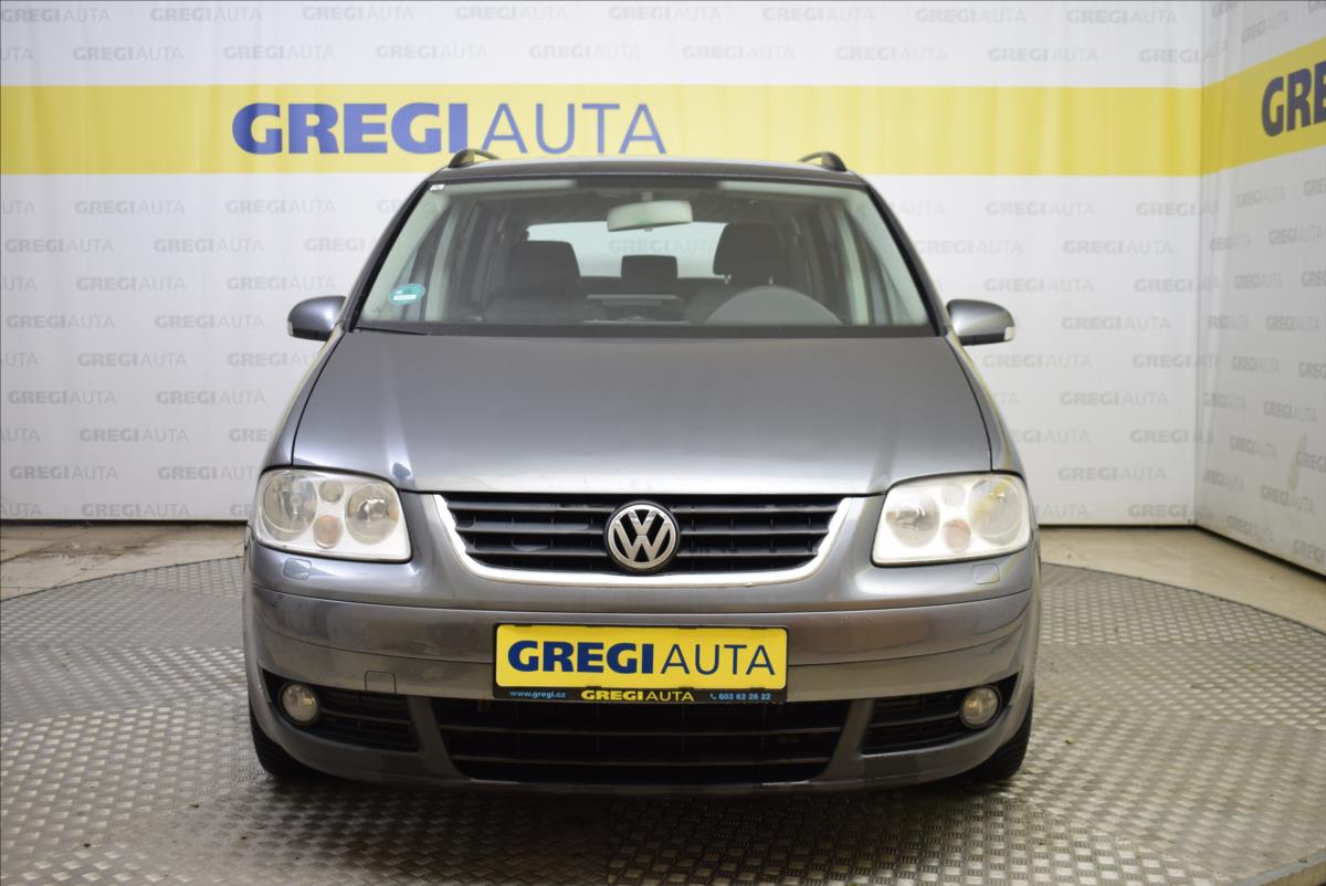 Volkswagen Touran 2,0 TDi PO SERVISU,7MÍST