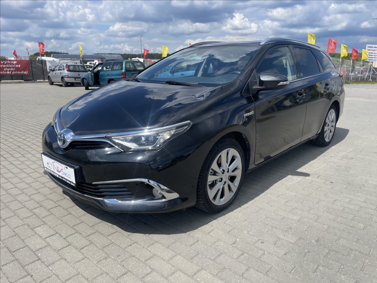 Toyota Auris 1,8 i 73kw Hybrid e-CVT bez koroze