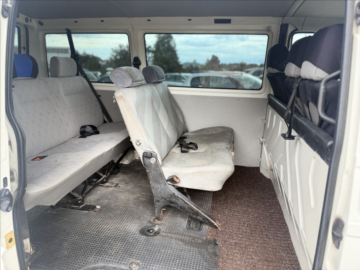 volkswagen-transporter-2-5-tdi-9mist - 9