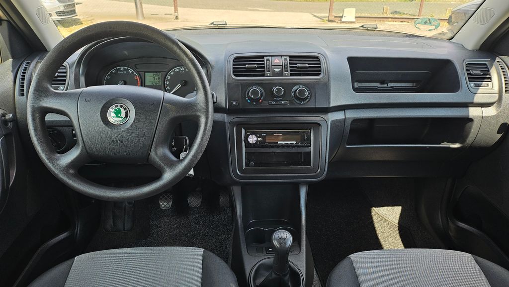 skoda-fabia-1-2i-12v-nova-stk-v-cene - 8