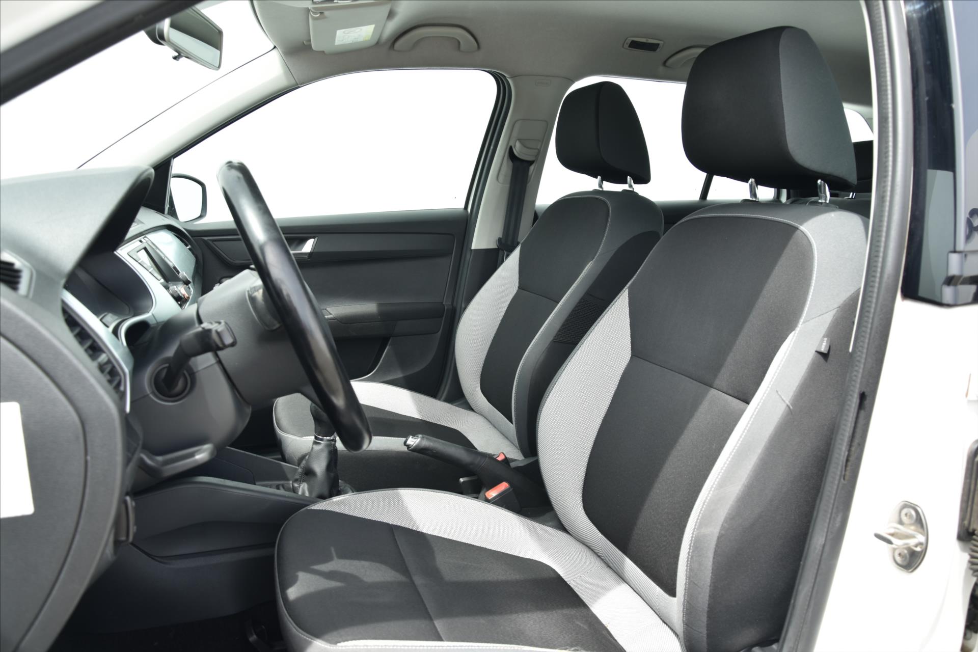 skoda-fabia-1-2-tsi-66kw-ambition-dph-cr - 8